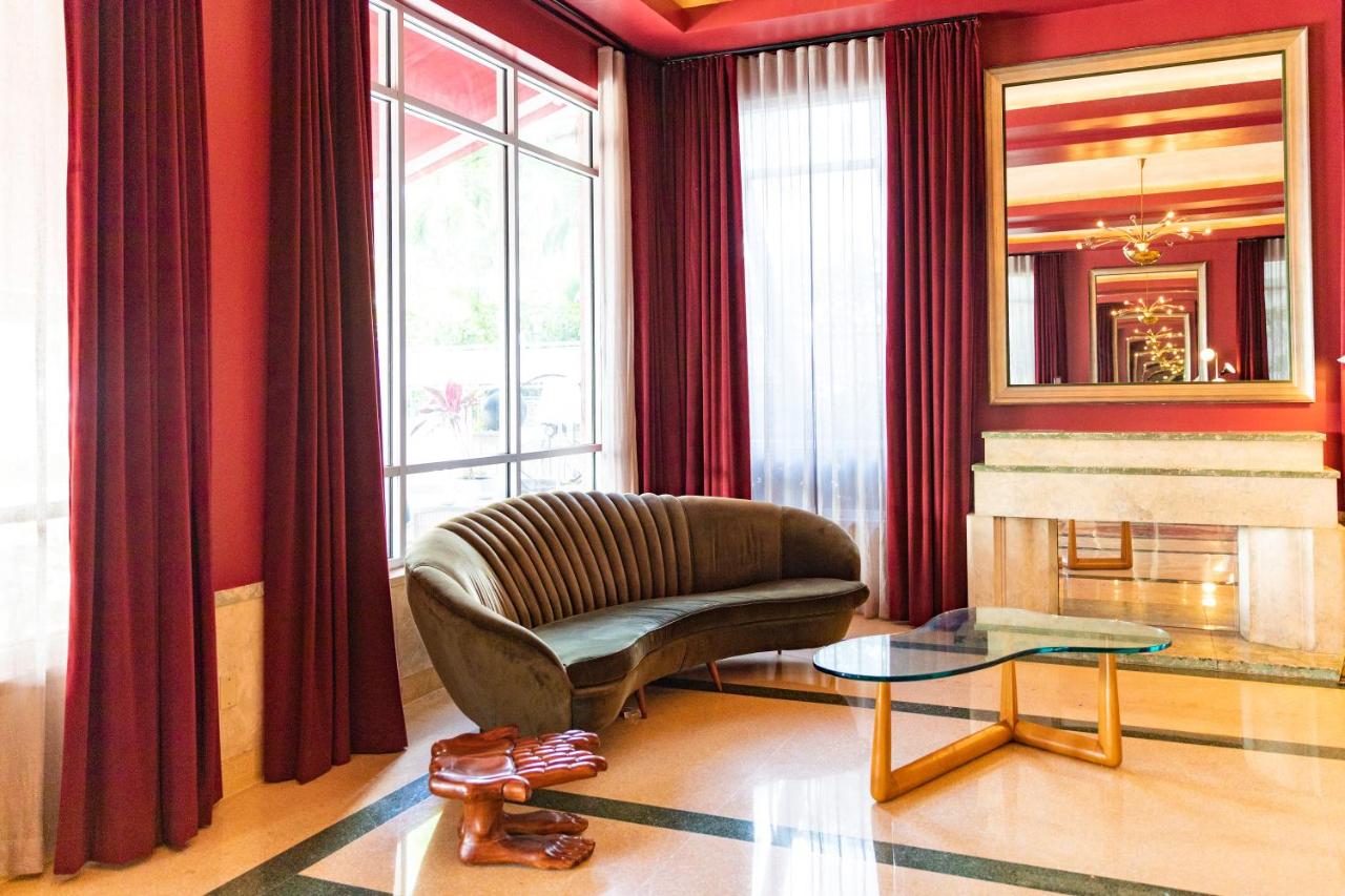 CREST HOTEL & SUITE GALLERY
